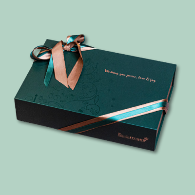 The Christmas Green Box - Selection of 12